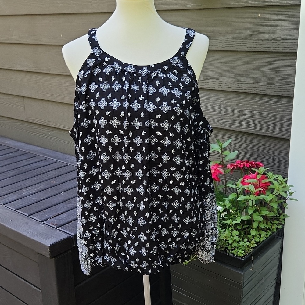 NWOT Mossimo Top - Picture 2 of 8